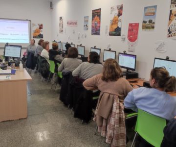 19 mujeres impulsan su perfil digital para mejorar sus oportunidades de empleo en el NCC de Valverde de Leganés